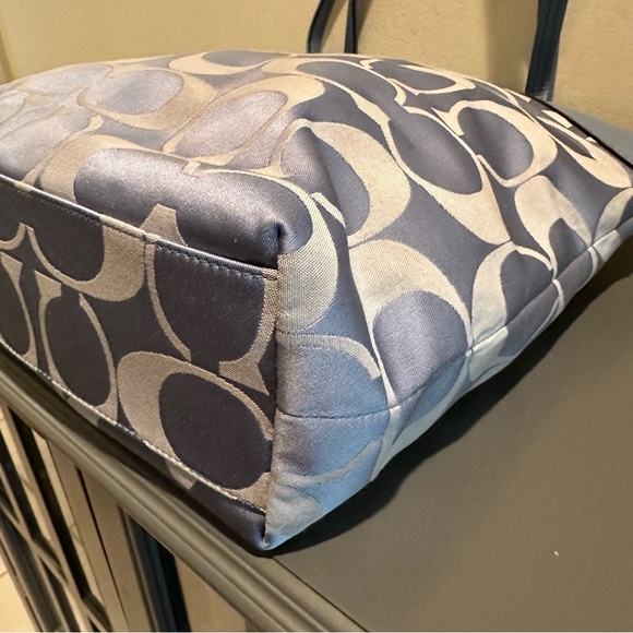 Coach Blue Tote Bag style F18335 (2011) - Picture 11 of 14